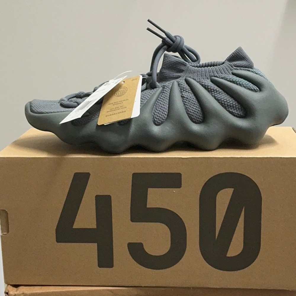 Yeezy 450 Stotea Sz 10 NIB rare